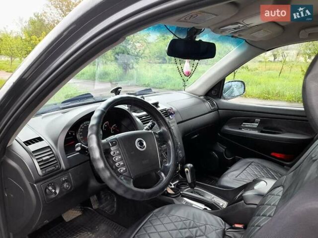 Сірий Cанг Йонг Rexton, об'ємом двигуна 2.7 л та пробігом 200 тис. км за 9800 $, фото 5 на Automoto.ua