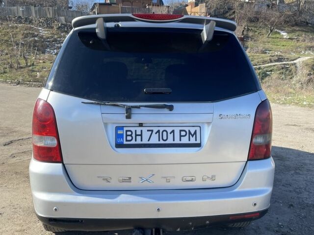 Сірий Cанг Йонг Rexton, об'ємом двигуна 2.7 л та пробігом 245 тис. км за 6900 $, фото 2 на Automoto.ua