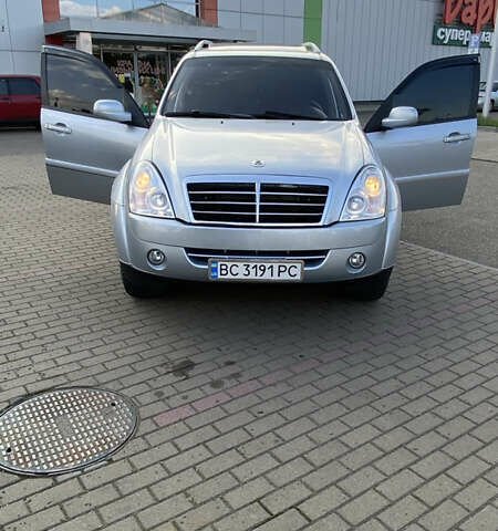 Сірий Cанг Йонг Rexton, об'ємом двигуна 2.7 л та пробігом 210 тис. км за 8900 $, фото 29 на Automoto.ua