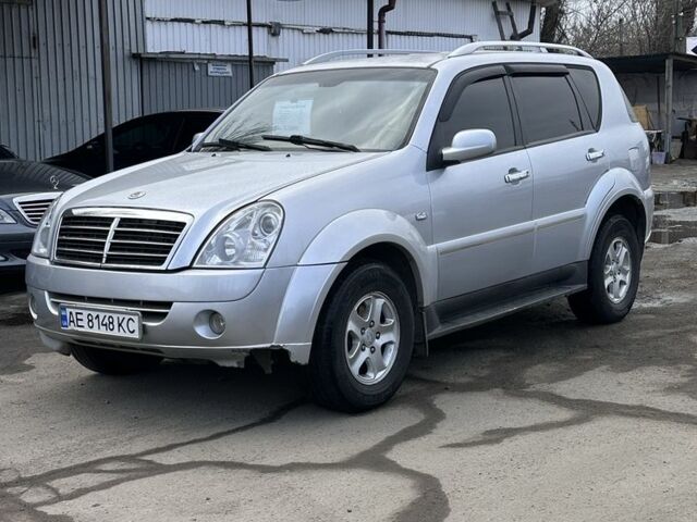 Серый Cанг Йонг Рекстон, объемом двигателя 2.7 л и пробегом 172 тыс. км за 5750 $, фото 2 на Automoto.ua