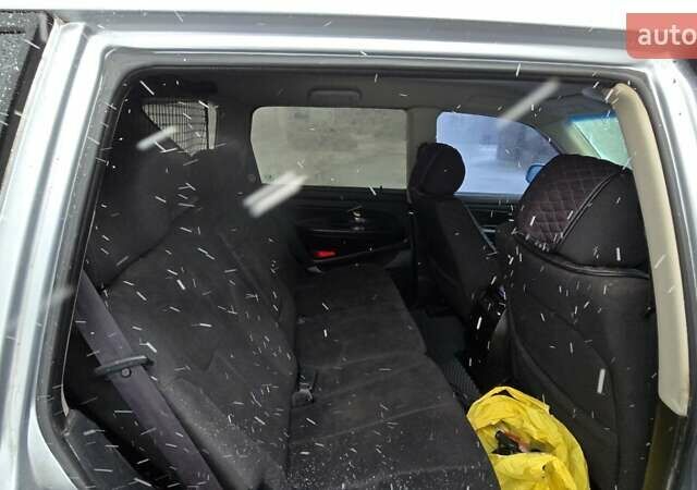 Сірий Cанг Йонг Rexton, об'ємом двигуна 2.7 л та пробігом 166 тис. км за 9000 $, фото 9 на Automoto.ua