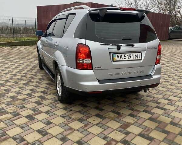 Сірий Cанг Йонг Rexton, об'ємом двигуна 2.7 л та пробігом 232 тис. км за 8300 $, фото 15 на Automoto.ua