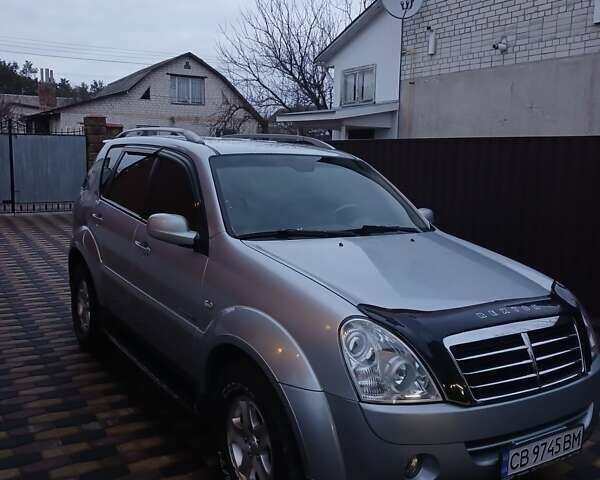 Сірий Cанг Йонг Rexton, об'ємом двигуна 2.7 л та пробігом 170 тис. км за 10000 $, фото 2 на Automoto.ua