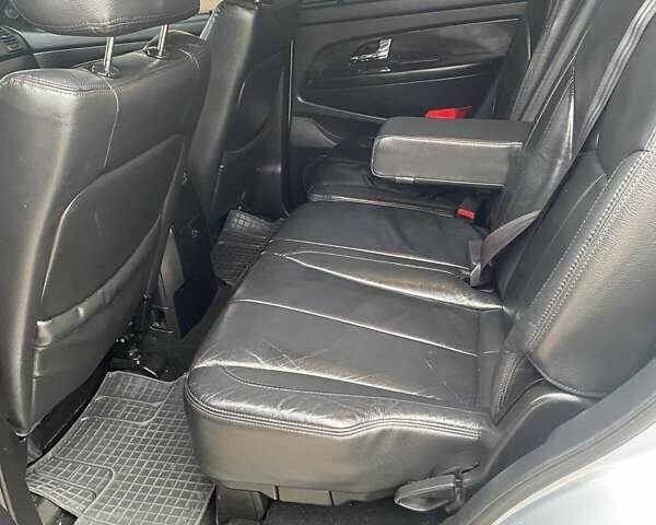 Сірий Cанг Йонг Rexton, об'ємом двигуна 2.7 л та пробігом 232 тис. км за 8300 $, фото 10 на Automoto.ua