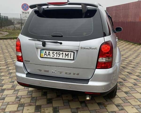 Сірий Cанг Йонг Rexton, об'ємом двигуна 2.7 л та пробігом 232 тис. км за 8300 $, фото 12 на Automoto.ua