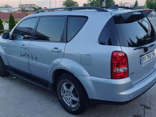 Сірий Cанг Йонг Rexton, об'ємом двигуна 2.7 л та пробігом 170 тис. км за 8100 $, фото 2 на Automoto.ua