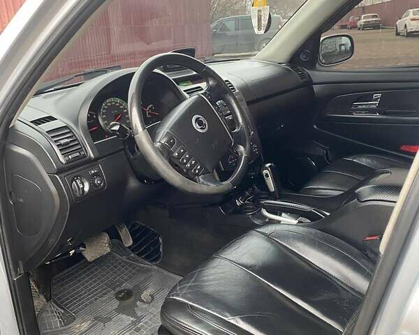 Сірий Cанг Йонг Rexton, об'ємом двигуна 2.7 л та пробігом 232 тис. км за 8300 $, фото 9 на Automoto.ua