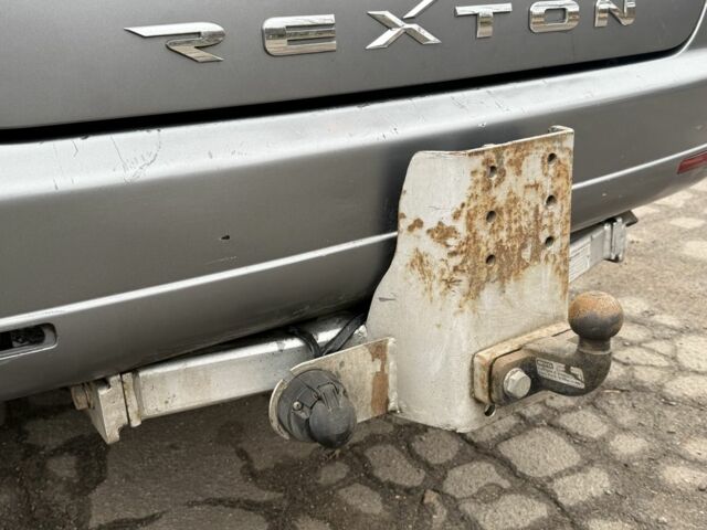 Серый Cанг Йонг Рекстон, объемом двигателя 2.7 л и пробегом 188 тыс. км за 5950 $, фото 10 на Automoto.ua