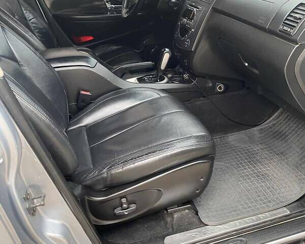 Сірий Cанг Йонг Rexton, об'ємом двигуна 2.7 л та пробігом 232 тис. км за 8300 $, фото 2 на Automoto.ua