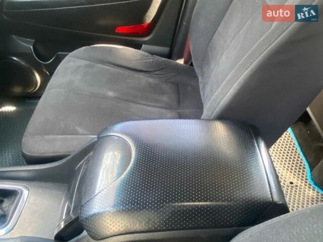 Сірий Cанг Йонг Rexton, об'ємом двигуна 2.7 л та пробігом 229 тис. км за 8000 $, фото 17 на Automoto.ua