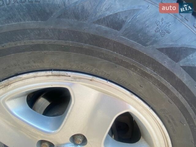 Сірий Cанг Йонг Rexton, об'ємом двигуна 2.7 л та пробігом 229 тис. км за 8000 $, фото 28 на Automoto.ua