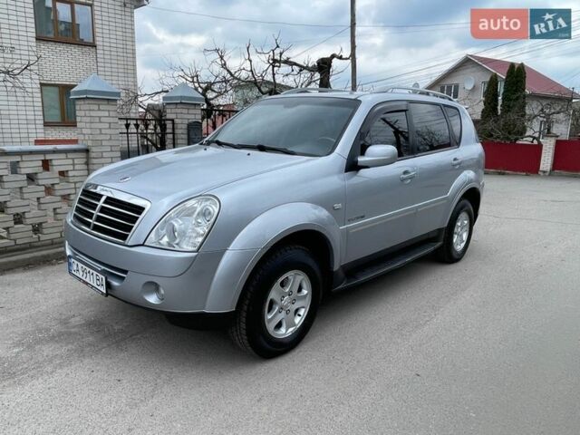 Сірий Cанг Йонг Rexton, об'ємом двигуна 2.7 л та пробігом 203 тис. км за 8300 $, фото 2 на Automoto.ua