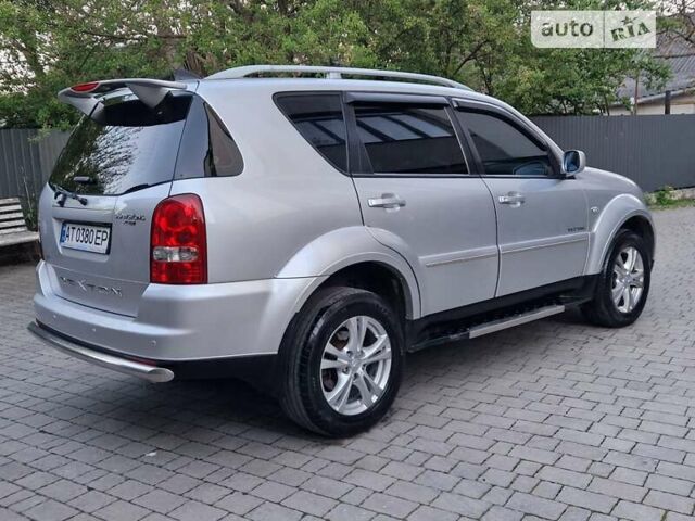 Сірий Cанг Йонг Rexton, об'ємом двигуна 2.7 л та пробігом 130 тис. км за 10900 $, фото 4 на Automoto.ua