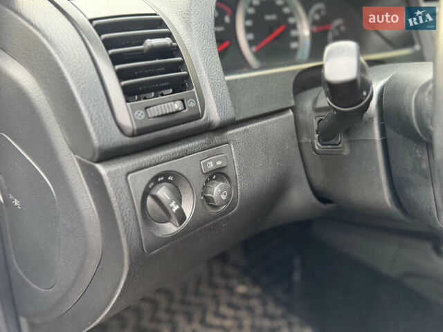 Серый Cанг Йонг Рекстон, объемом двигателя 2.7 л и пробегом 220 тыс. км за 8999 $, фото 42 на Automoto.ua
