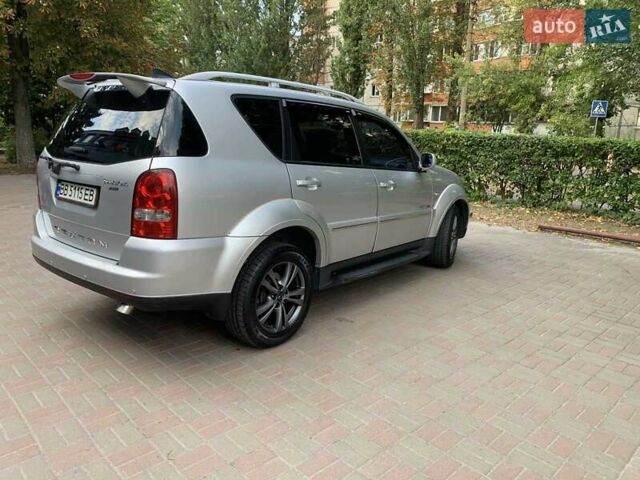 Сірий Cанг Йонг Rexton, об'ємом двигуна 2.7 л та пробігом 255 тис. км за 10950 $, фото 3 на Automoto.ua