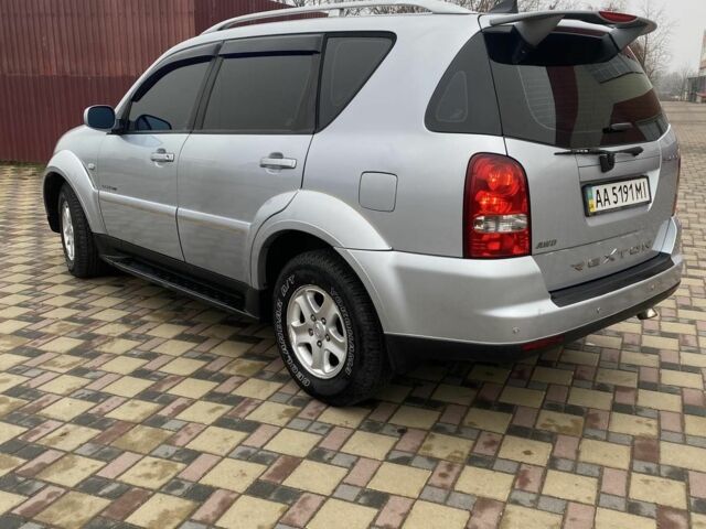 Серый Cанг Йонг Рекстон, объемом двигателя 2.7 л и пробегом 232 тыс. км за 8200 $, фото 4 на Automoto.ua