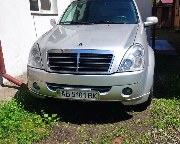 Сірий Cанг Йонг Rexton, об'ємом двигуна 2.7 л та пробігом 267 тис. км за 7400 $, фото 18 на Automoto.ua