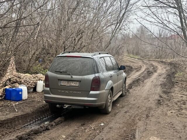 Серый Cанг Йонг Рекстон, объемом двигателя 2.7 л и пробегом 2 тыс. км за 8000 $, фото 5 на Automoto.ua