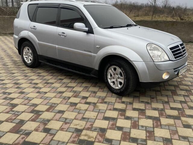 Серый Cанг Йонг Рекстон, объемом двигателя 2.7 л и пробегом 232 тыс. км за 8200 $, фото 6 на Automoto.ua