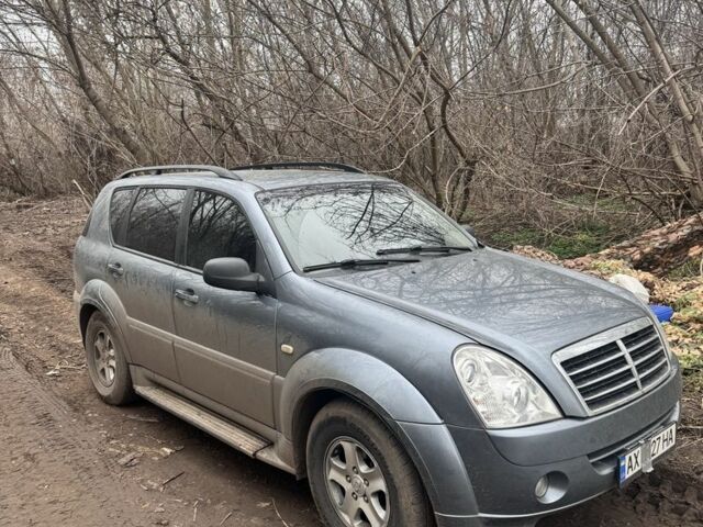 Серый Cанг Йонг Рекстон, объемом двигателя 2.7 л и пробегом 2 тыс. км за 8000 $, фото 4 на Automoto.ua