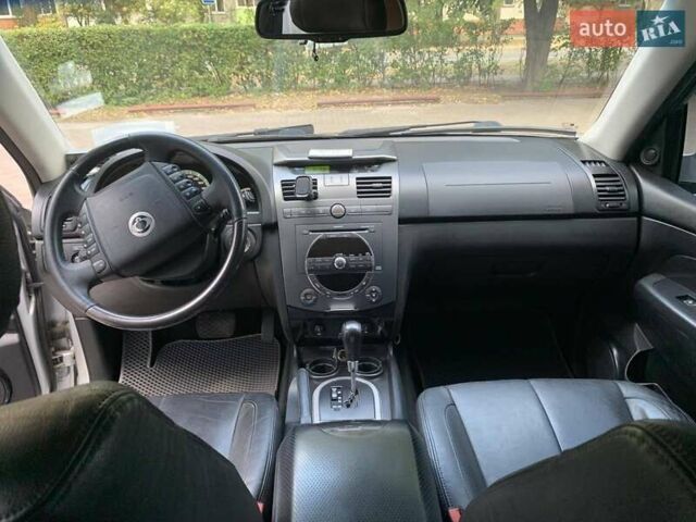 Сірий Cанг Йонг Rexton, об'ємом двигуна 2.7 л та пробігом 255 тис. км за 10950 $, фото 11 на Automoto.ua