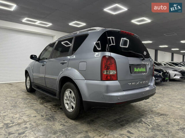 Серый Cанг Йонг Рекстон, объемом двигателя 2.69 л и пробегом 220 тыс. км за 9300 $, фото 6 на Automoto.ua