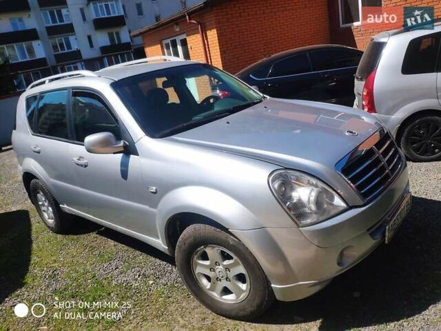 Сірий Cанг Йонг Rexton, об'ємом двигуна 2.7 л та пробігом 267 тис. км за 7400 $, фото 3 на Automoto.ua