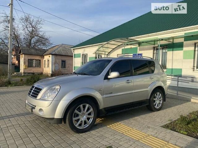 Сірий Cанг Йонг Rexton, об'ємом двигуна 2.7 л та пробігом 110 тис. км за 11200 $, фото 5 на Automoto.ua