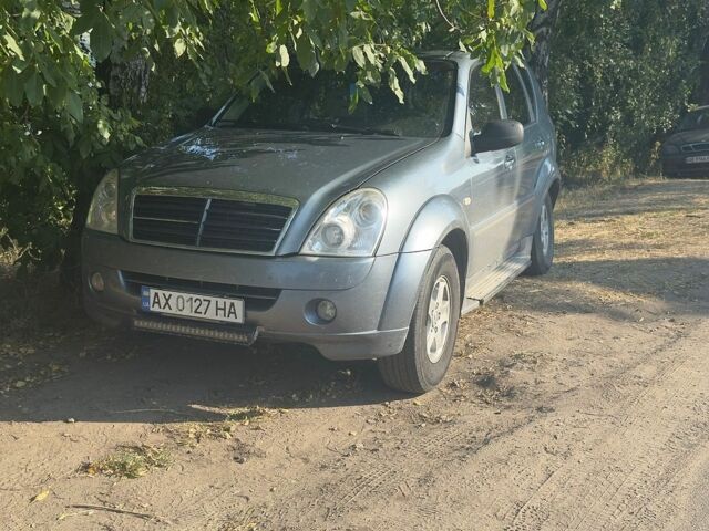 Сірий Cанг Йонг Rexton, об'ємом двигуна 2.7 л та пробігом 253 тис. км за 8000 $, фото 1 на Automoto.ua