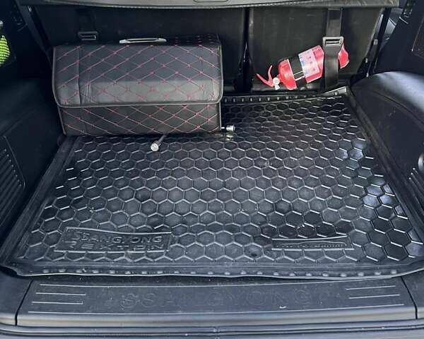 Серый Cанг Йонг Рекстон, объемом двигателя 2.7 л и пробегом 120 тыс. км за 11500 $, фото 24 на Automoto.ua