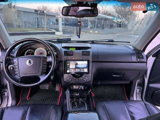 Серый Cанг Йонг Рекстон, объемом двигателя 2.7 л и пробегом 120 тыс. км за 11500 $, фото 14 на Automoto.ua