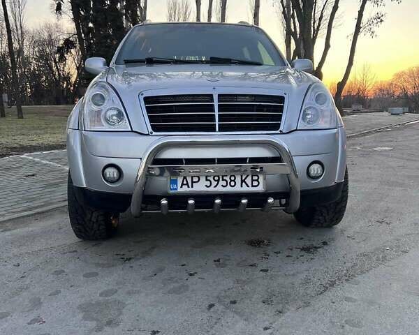 Серый Cанг Йонг Рекстон, объемом двигателя 2.7 л и пробегом 120 тыс. км за 11500 $, фото 9 на Automoto.ua