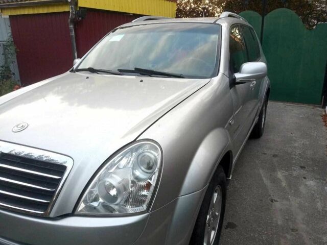 Сірий Cанг Йонг Rexton, об'ємом двигуна 2.7 л та пробігом 129 тис. км за 7995 $, фото 3 на Automoto.ua