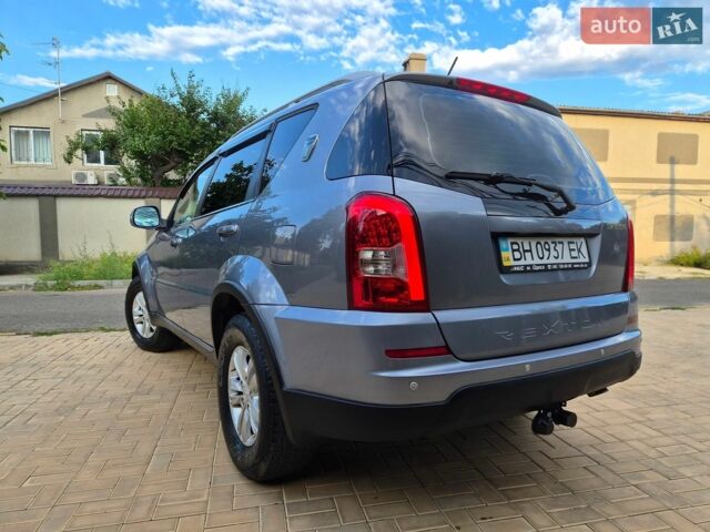 Сірий Cанг Йонг Rexton, об'ємом двигуна 2.7 л та пробігом 137 тис. км за 10700 $, фото 10 на Automoto.ua