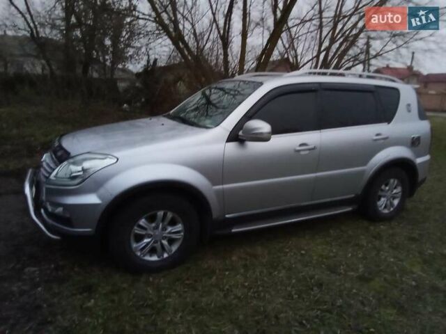 Сірий Cанг Йонг Rexton, об'ємом двигуна 2.7 л та пробігом 193 тис. км за 10600 $, фото 1 на Automoto.ua