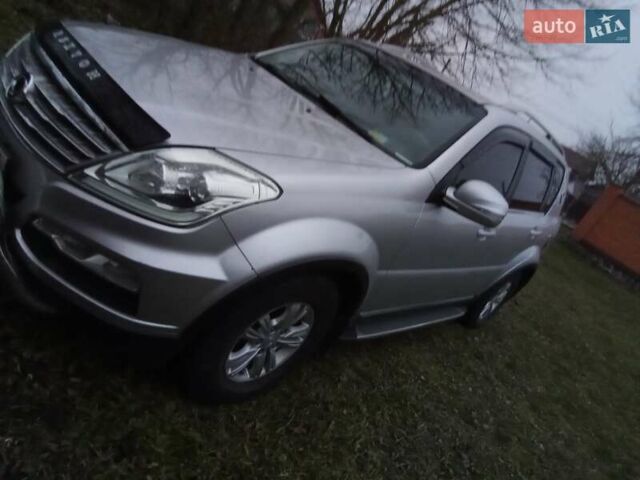 Сірий Cанг Йонг Rexton, об'ємом двигуна 2.7 л та пробігом 193 тис. км за 10600 $, фото 7 на Automoto.ua