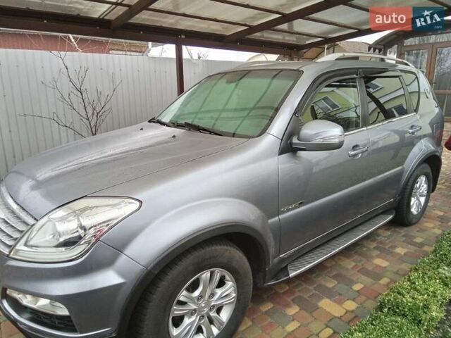 Сірий Cанг Йонг Rexton, об'ємом двигуна 2.7 л та пробігом 156 тис. км за 11500 $, фото 4 на Automoto.ua