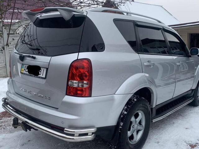 Сірий Cанг Йонг Rexton, об'ємом двигуна 2.7 л та пробігом 60 тис. км за 12500 $, фото 2 на Automoto.ua