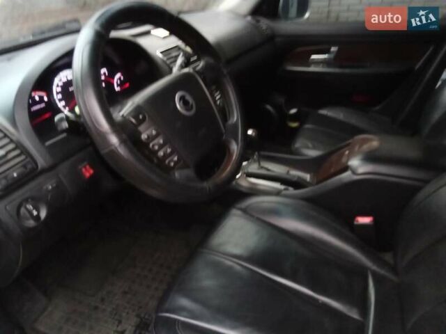 Сірий Cанг Йонг Rexton, об'ємом двигуна 2.7 л та пробігом 193 тис. км за 10600 $, фото 8 на Automoto.ua