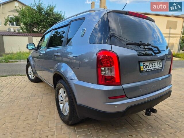 Сірий Cанг Йонг Rexton, об'ємом двигуна 2.7 л та пробігом 137 тис. км за 10700 $, фото 9 на Automoto.ua