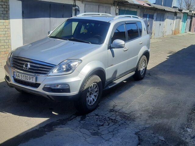 Серый Cанг Йонг Рекстон, объемом двигателя 2.7 л и пробегом 202 тыс. км за 9500 $, фото 1 на Automoto.ua