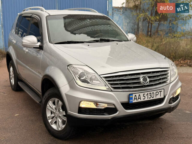 Сірий Cанг Йонг Rexton, об'ємом двигуна 2.7 л та пробігом 205 тис. км за 10999 $, фото 5 на Automoto.ua