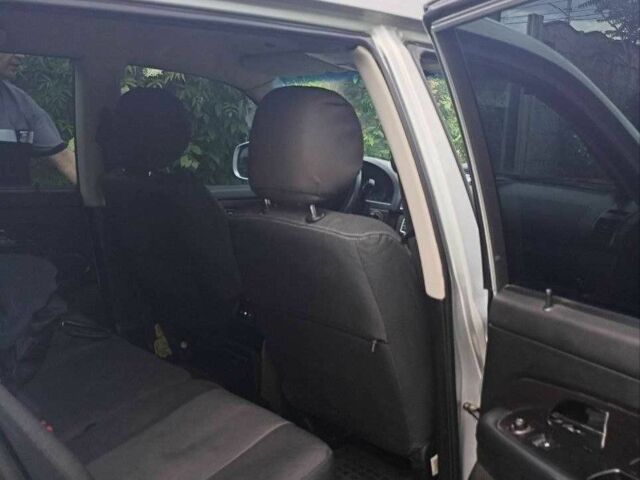 Сірий Cанг Йонг Rexton, об'ємом двигуна 2.7 л та пробігом 180 тис. км за 13000 $, фото 3 на Automoto.ua