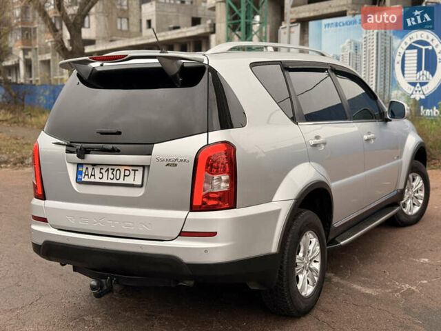 Сірий Cанг Йонг Rexton, об'ємом двигуна 2.7 л та пробігом 205 тис. км за 10999 $, фото 14 на Automoto.ua