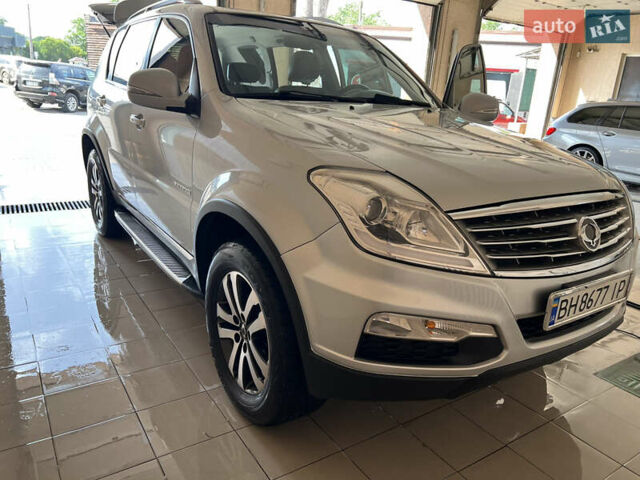 Сірий Cанг Йонг Rexton, об'ємом двигуна 2.7 л та пробігом 153 тис. км за 12300 $, фото 29 на Automoto.ua