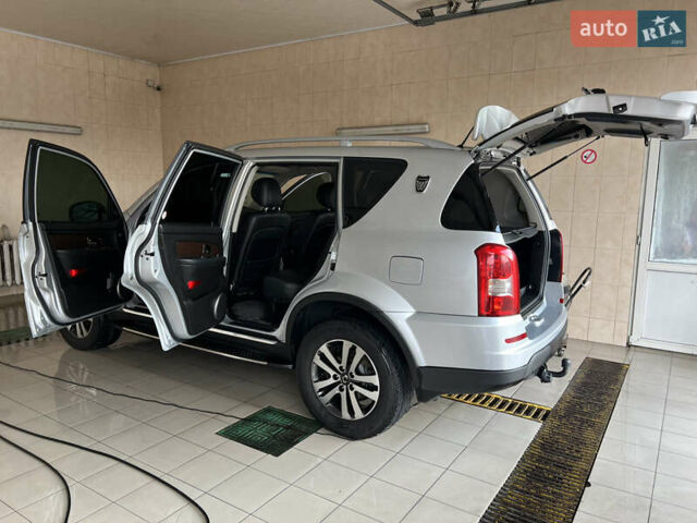 Сірий Cанг Йонг Rexton, об'ємом двигуна 2.7 л та пробігом 153 тис. км за 12300 $, фото 35 на Automoto.ua