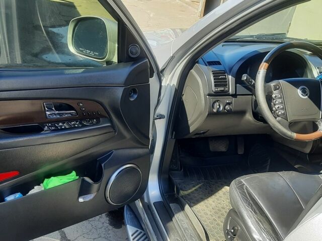 Серый Cанг Йонг Рекстон, объемом двигателя 2.7 л и пробегом 202 тыс. км за 9500 $, фото 5 на Automoto.ua