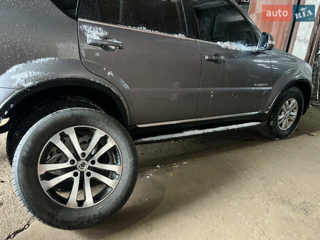 Серый Cанг Йонг Рекстон, объемом двигателя 2 л и пробегом 149 тыс. км за 14700 $, фото 100 на Automoto.ua