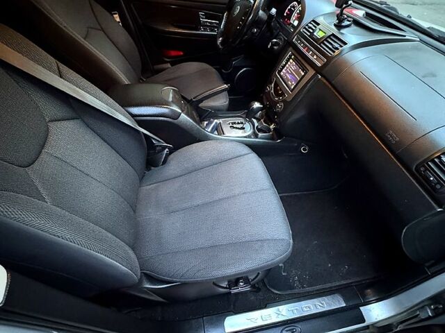 Сірий Cанг Йонг Rexton, об'ємом двигуна 2 л та пробігом 126 тис. км за 10400 $, фото 3 на Automoto.ua