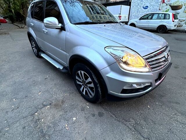 Сірий Cанг Йонг Rexton, об'ємом двигуна 2 л та пробігом 126 тис. км за 10400 $, фото 5 на Automoto.ua